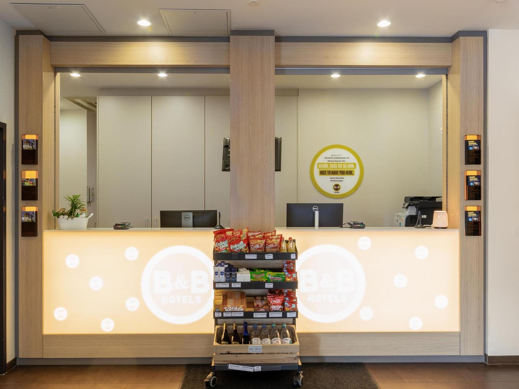B&B Hotel Duesseldorf-Mitte Екстер'єр фото