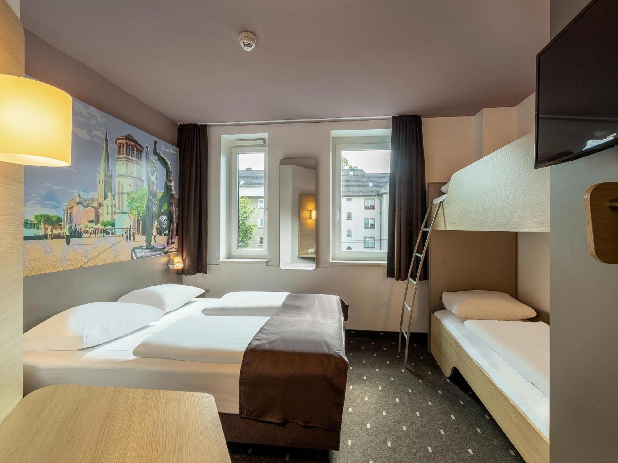 B&B Hotel Duesseldorf-Mitte Екстер'єр фото