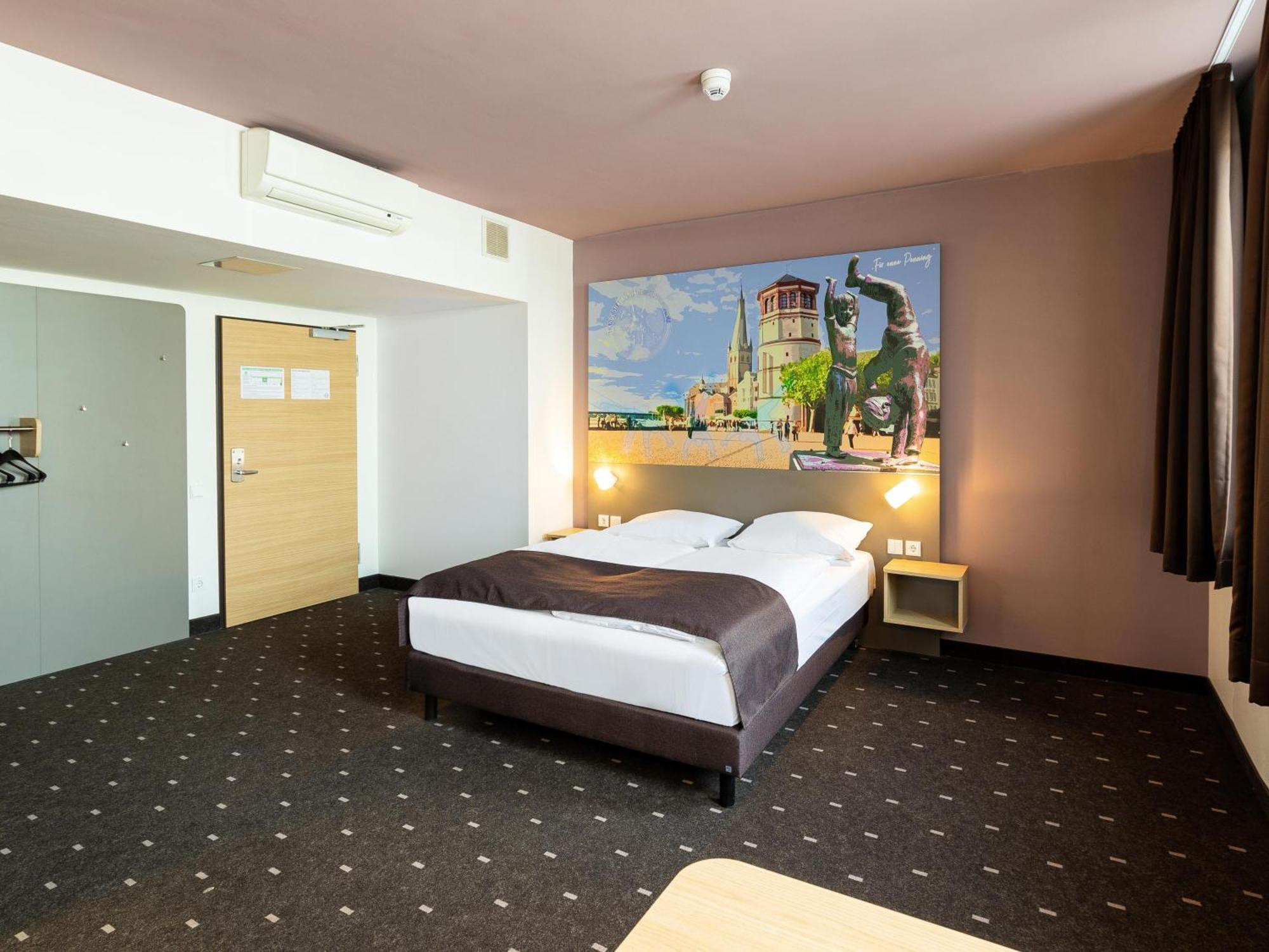 B&B Hotel Duesseldorf-Mitte Екстер'єр фото