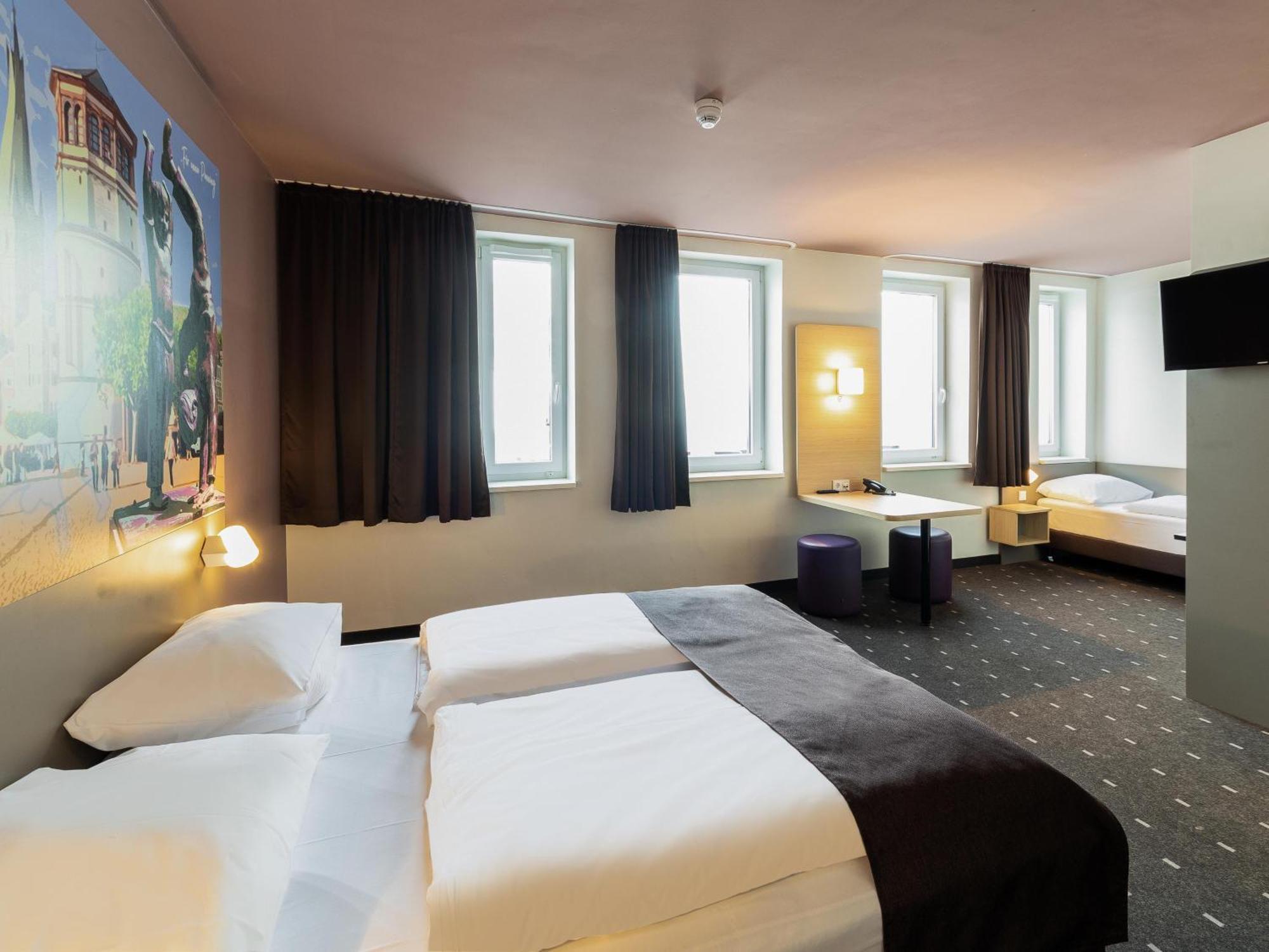 B&B Hotel Duesseldorf-Mitte Екстер'єр фото