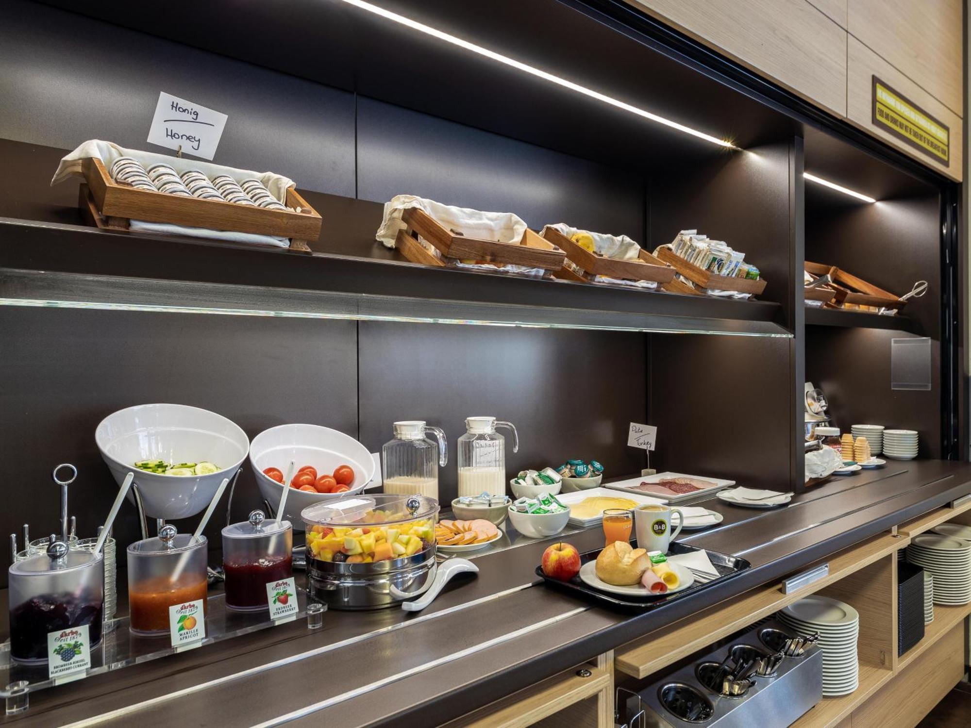 B&B Hotel Duesseldorf-Mitte Екстер'єр фото